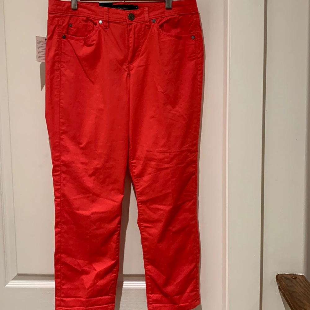 NWT. Calvin Klein Capri